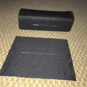 marc jacobs eyeglass case